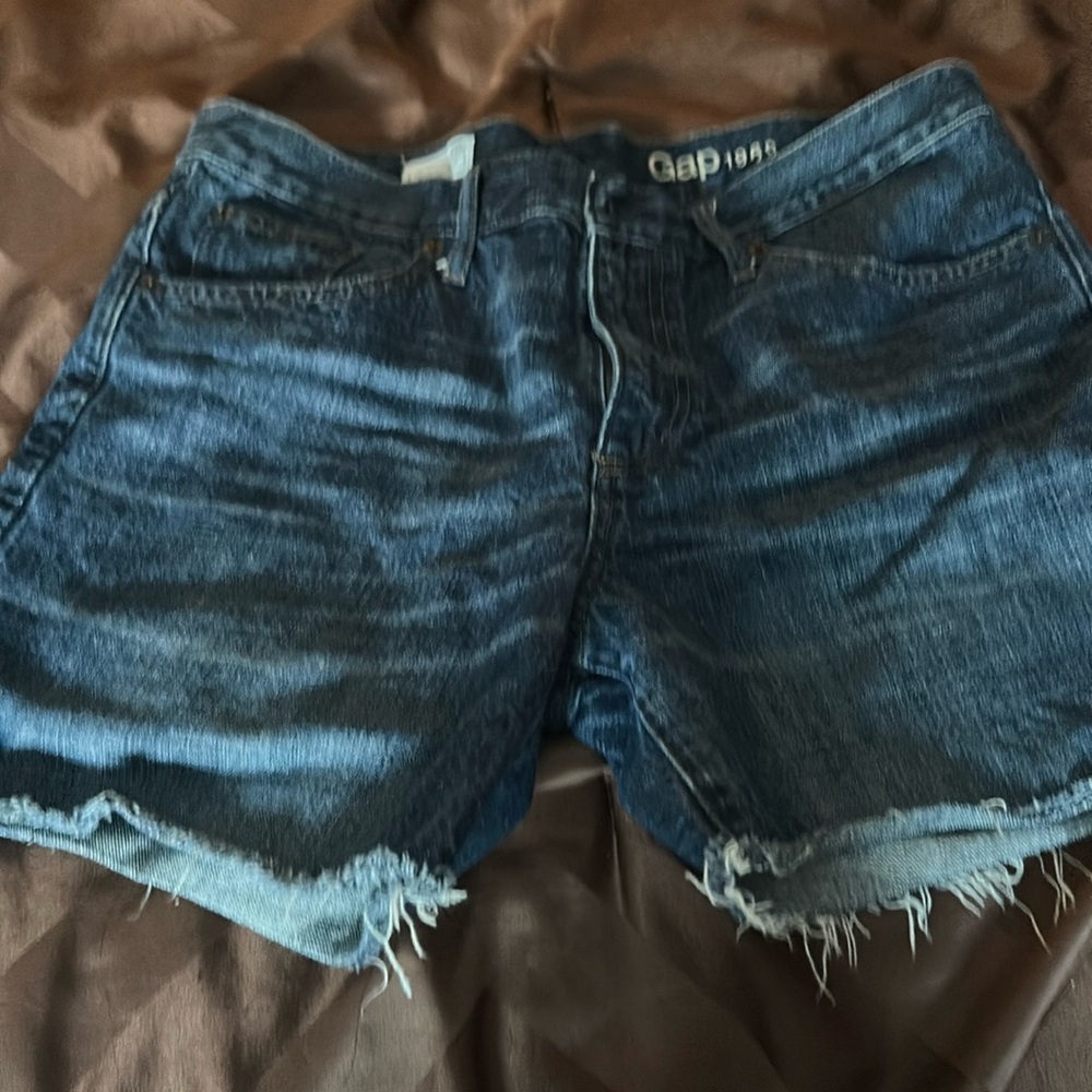 Gap shorts